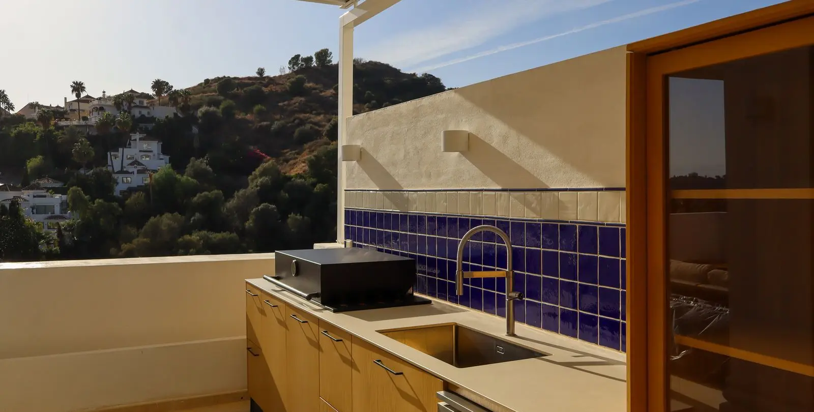 Venta de apartamento en planta media en Nueva Andalucía 55
