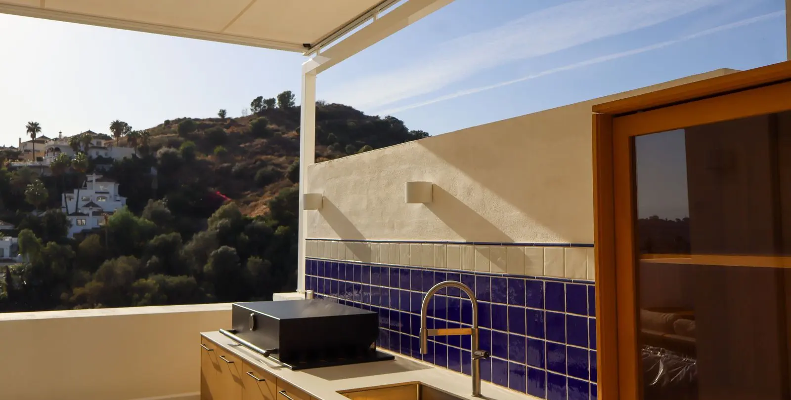 Venta de apartamento en planta media en Nueva Andalucía 57
