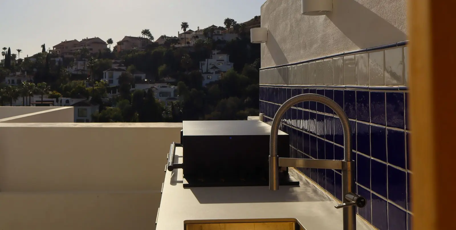 Venta de apartamento en planta media en Nueva Andalucía 60
