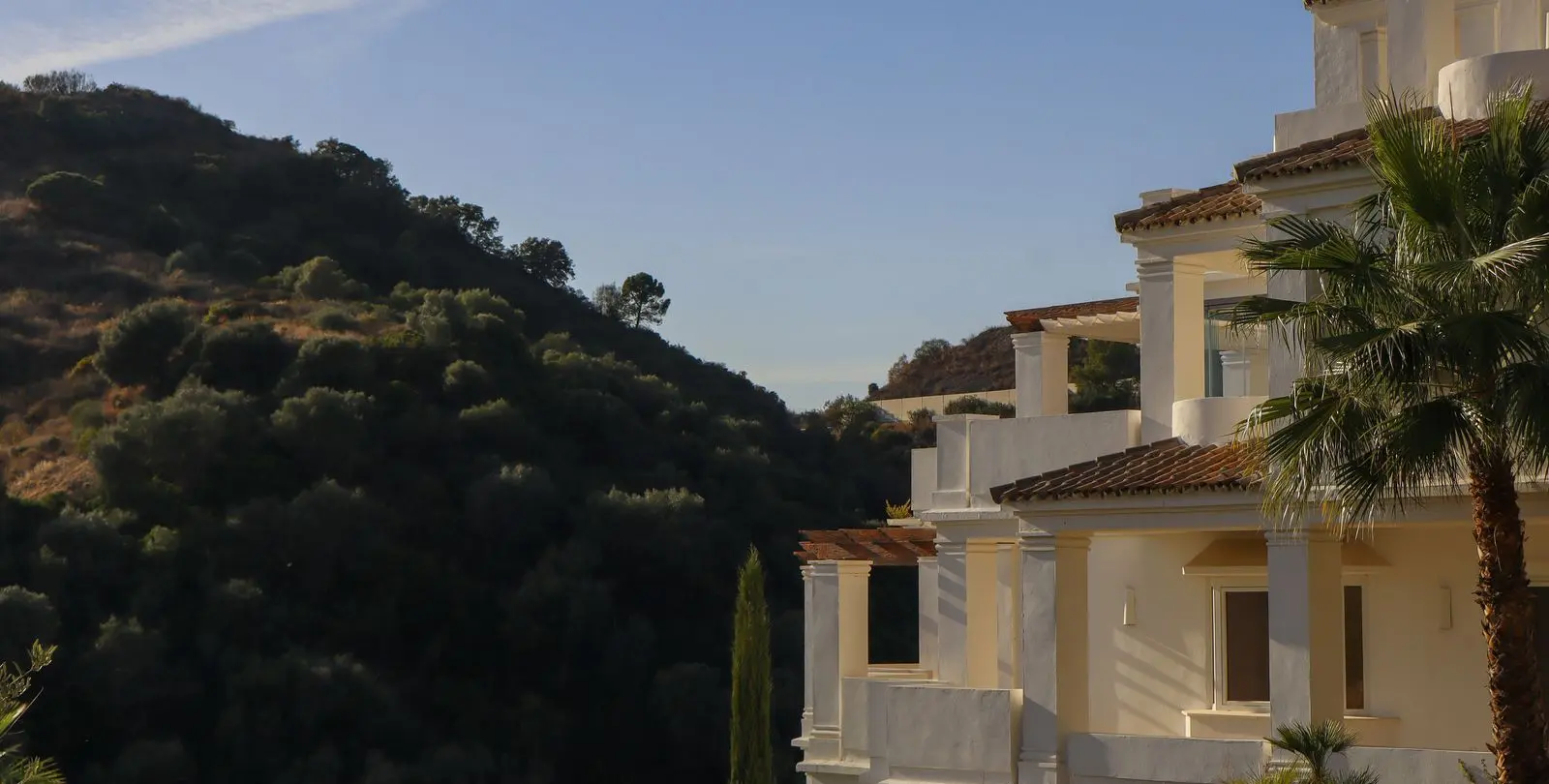 Venta de apartamento en planta media en Nueva Andalucía 77