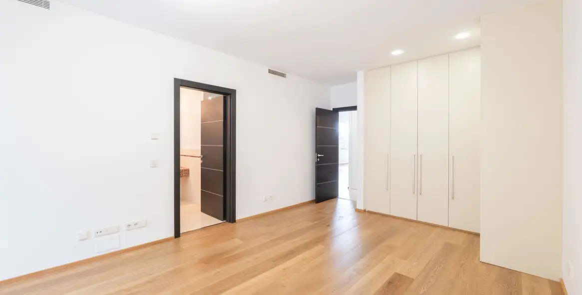 Venta de adosado en The Golden Mile 16