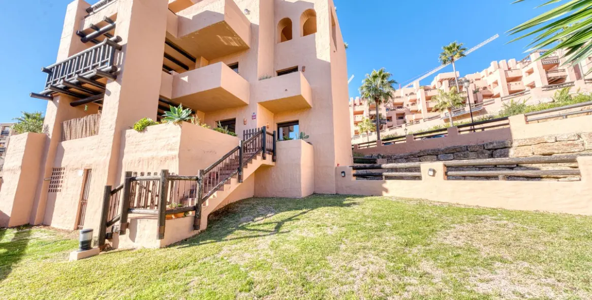 Продажа апартаментов на первом этаже в La Duquesa 2