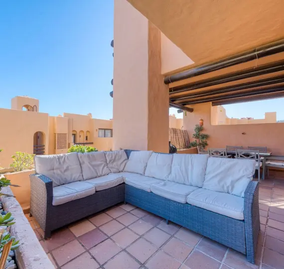 Продажа апартаментов на первом этаже в La Duquesa