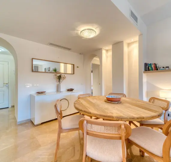 Продажа апартаментов на первом этаже в La Duquesa