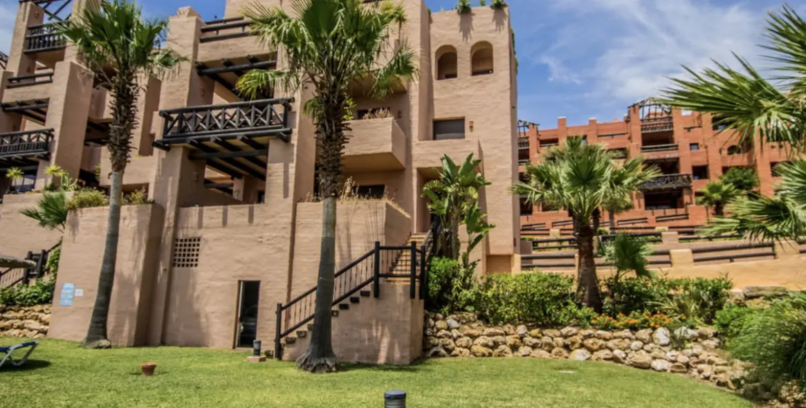 Продажа апартаментов на первом этаже в La Duquesa 10