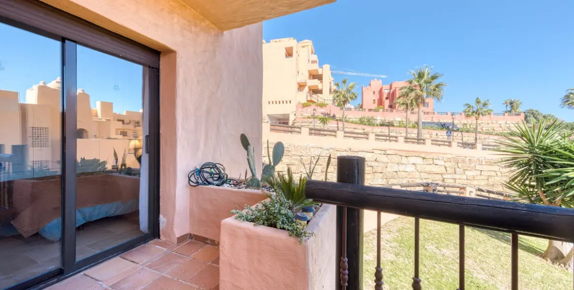 Продажа апартаментов на первом этаже в La Duquesa 14