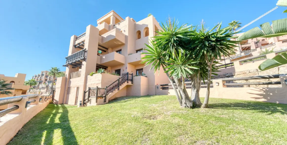 Продажа апартаментов на первом этаже в La Duquesa 17