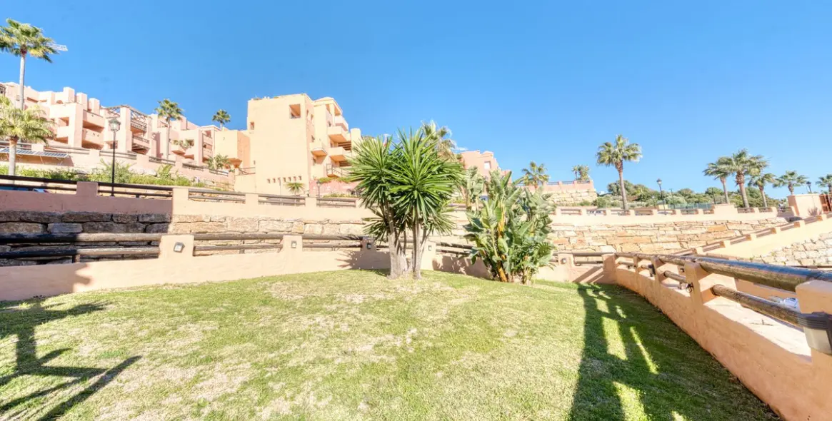 Продажа апартаментов на первом этаже в La Duquesa 18