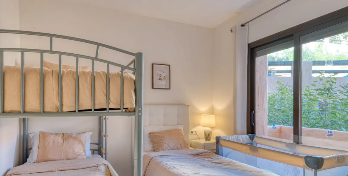 Продажа апартаментов на первом этаже в La Duquesa 19