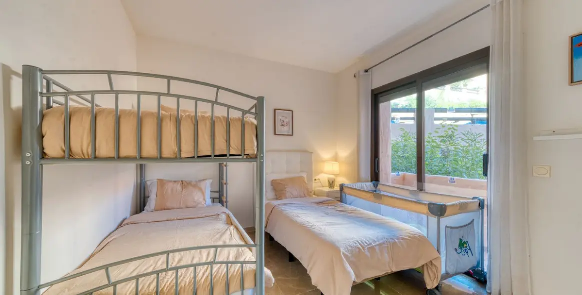 Продажа апартаментов на первом этаже в La Duquesa 20