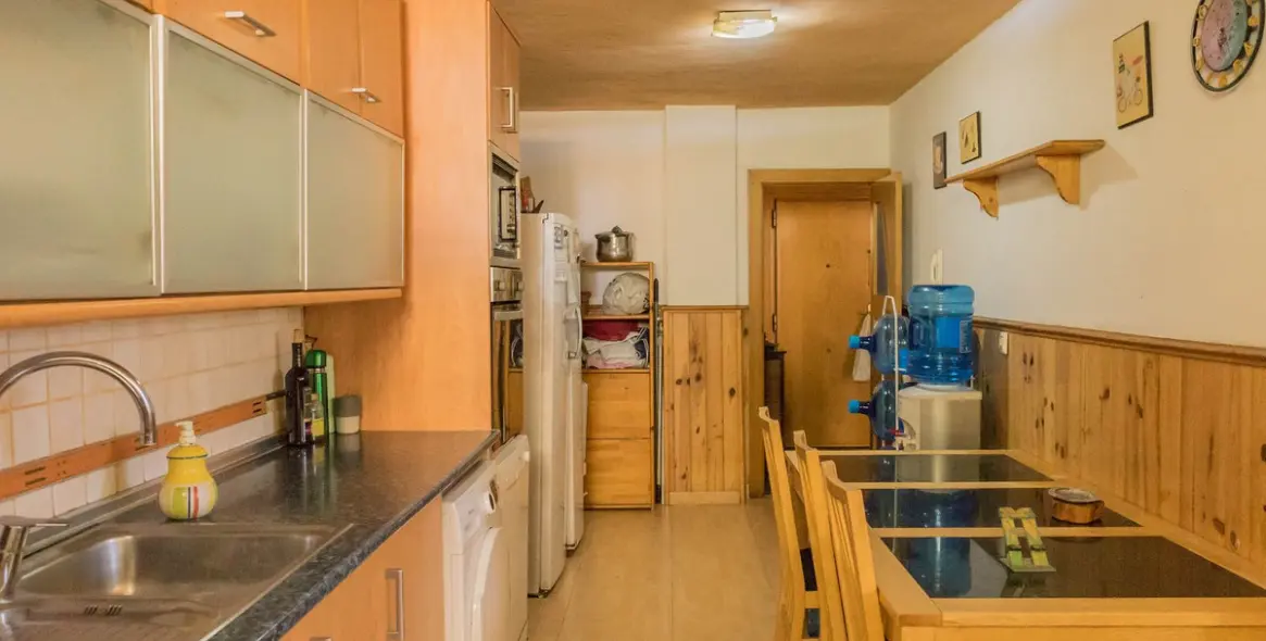 Sale of middle floor apartment in Marbella 2