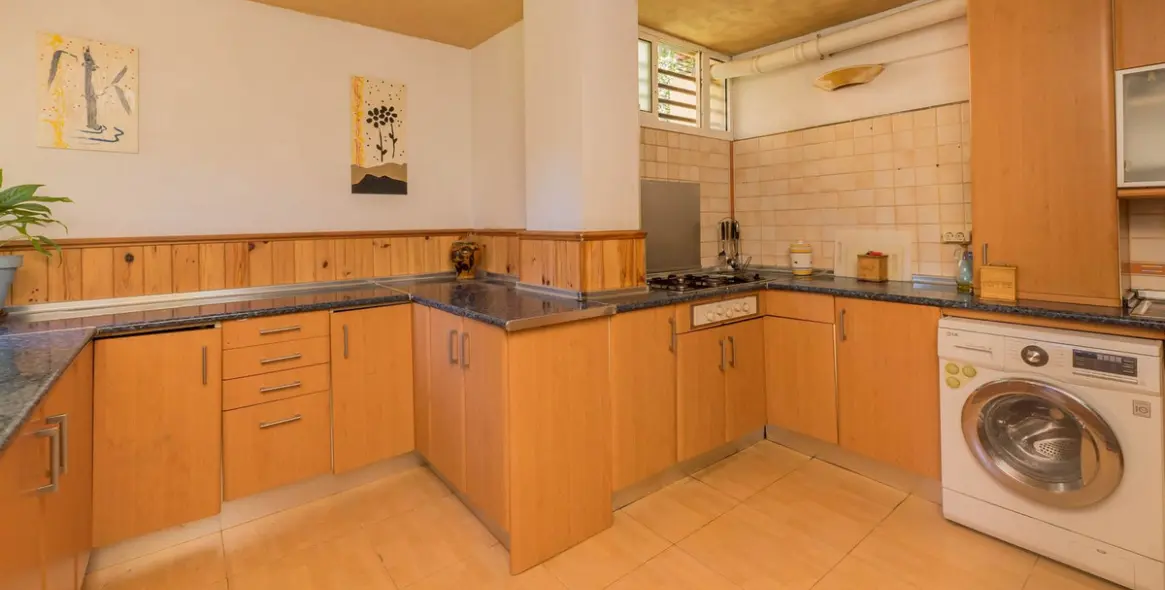 Sale of middle floor apartment in Marbella 3