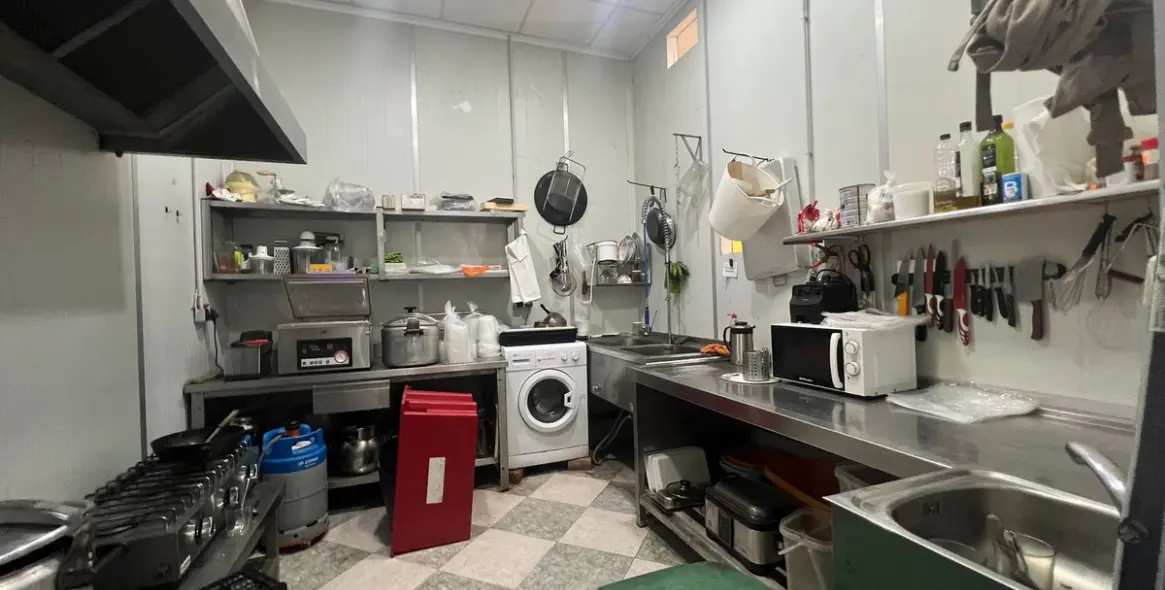 Sale of commercial premises in Estepona 11