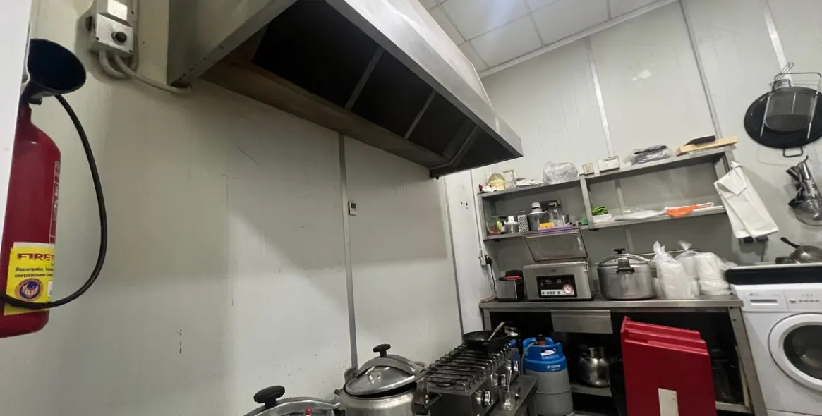 Sale of commercial premises in Estepona 12