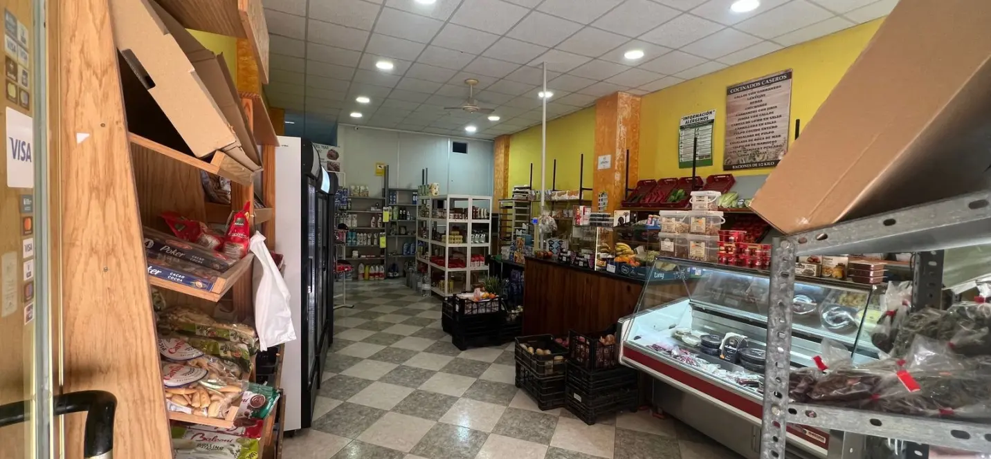 Venta de local comercial en Estepona 0