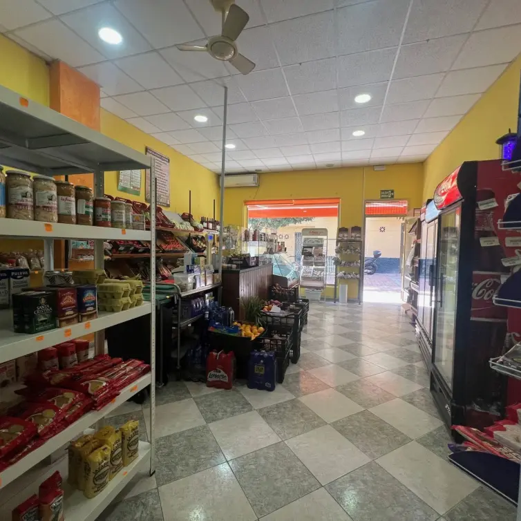 Venta de local comercial en Estepona
