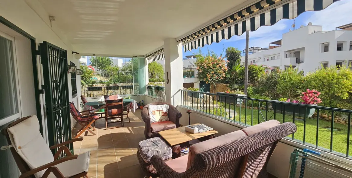 Sale of ground floor apartment in Miraflores 1