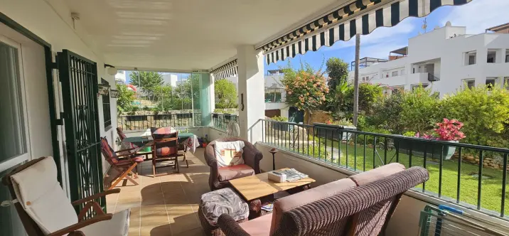 Sale of ground floor apartment in Miraflores 0