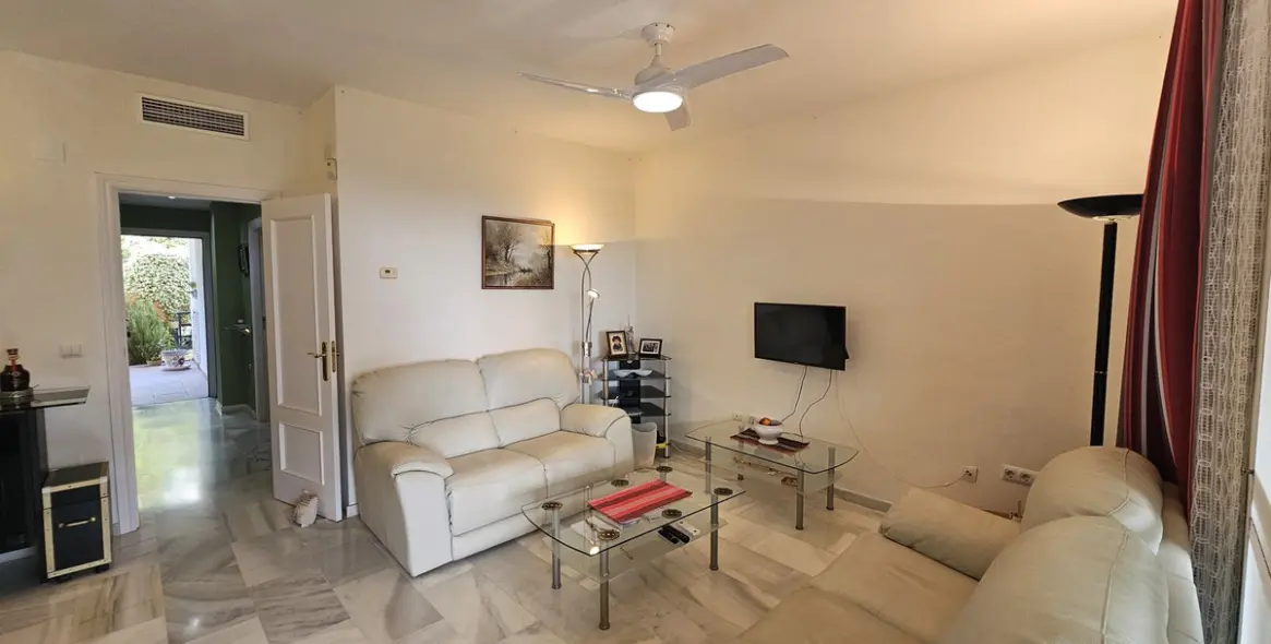 Sale of ground floor apartment in Miraflores 3