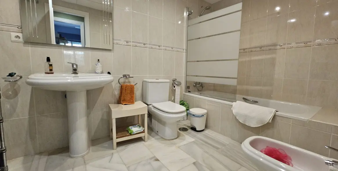 Sale of ground floor apartment in Miraflores 9