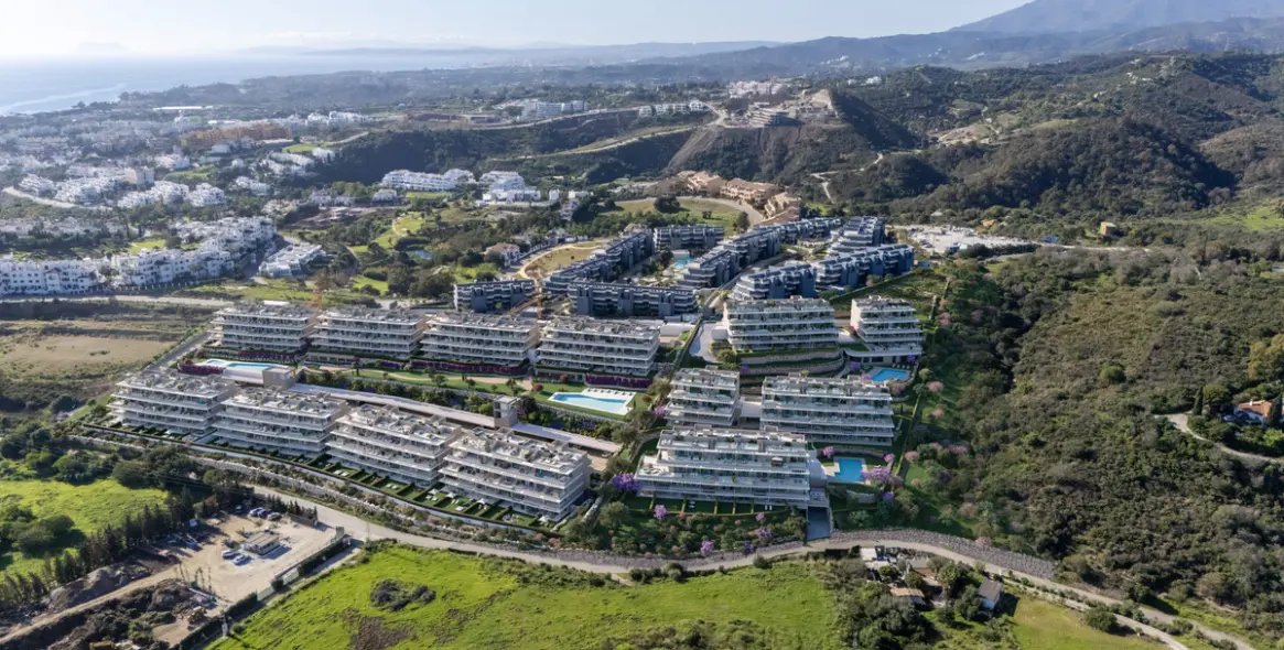 Sale of middle floor apartment in Estepona 20