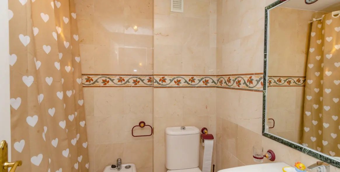 Sale of ground floor apartment in La Cala de Mijas 13