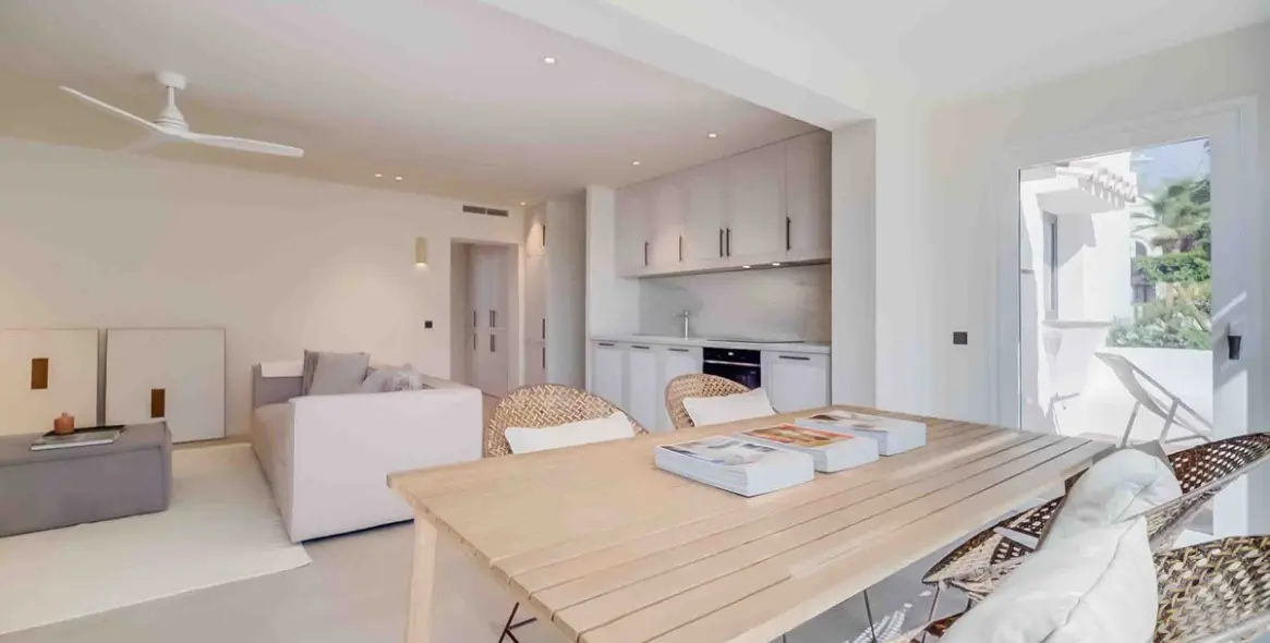 Sale of ground floor apartment in La Capellania 8