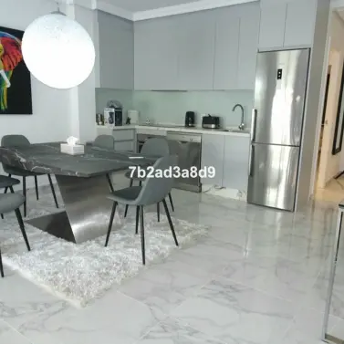 Sale of middle floor apartment in Nueva Andalucía
