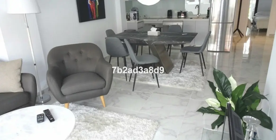Venta de apartamento en planta media en Nueva Andalucía 4