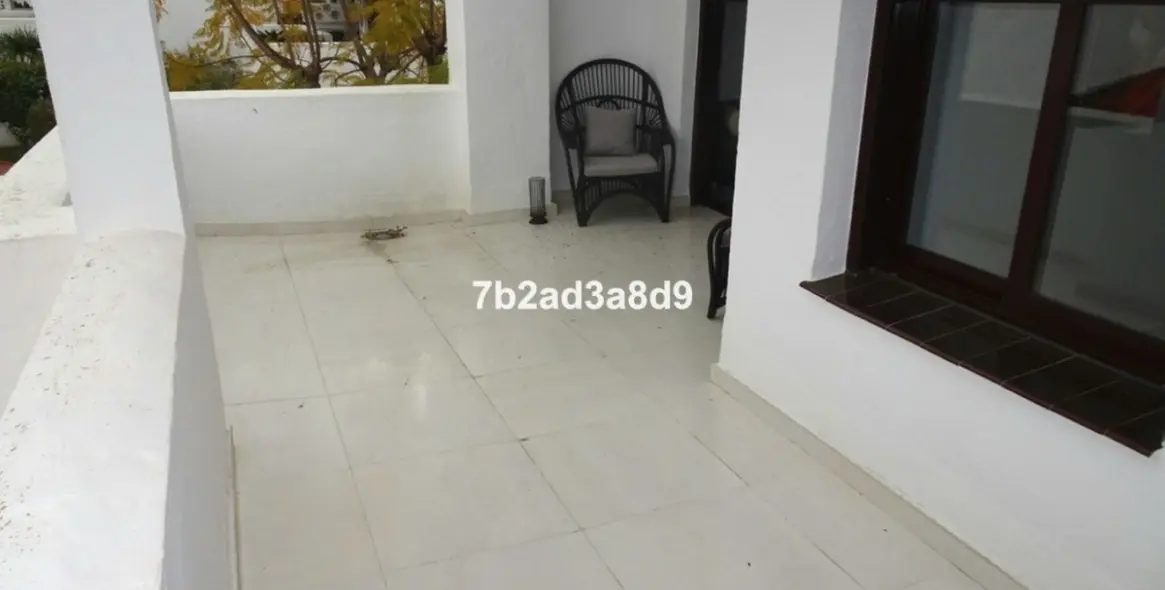 Venta de apartamento en planta media en Nueva Andalucía 5