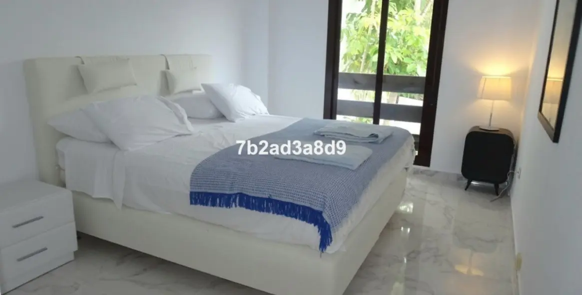 Venta de apartamento en planta media en Nueva Andalucía 8