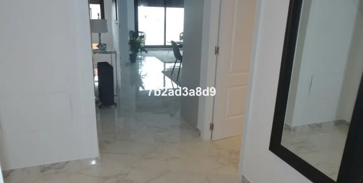Venta de apartamento en planta media en Nueva Andalucía 12