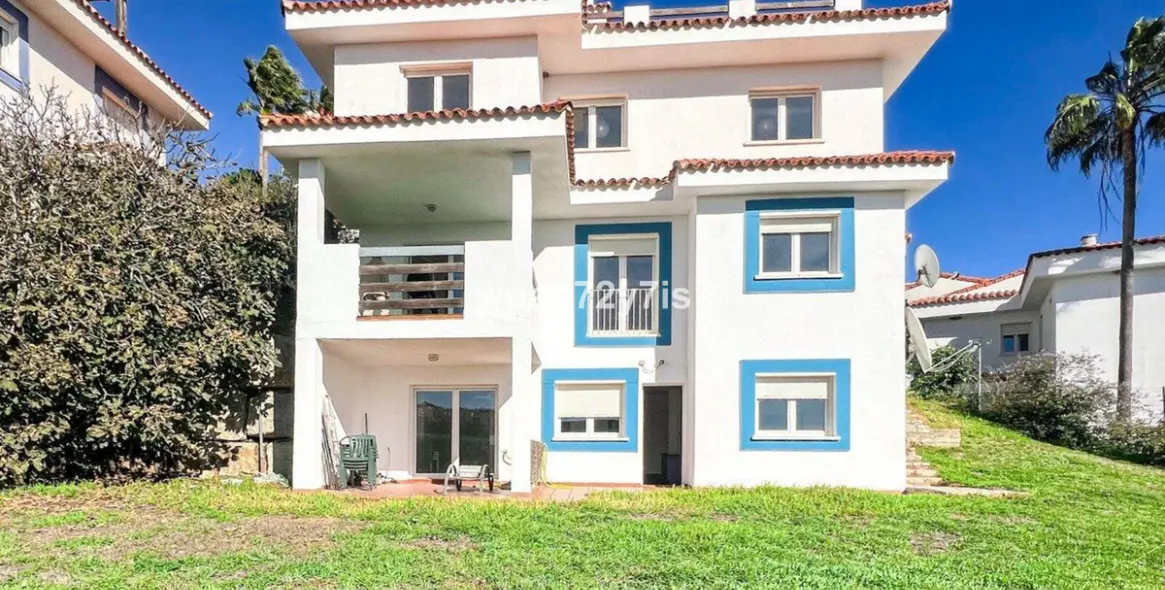 Продажа  отдельно стоящей виллы в Manilva 1