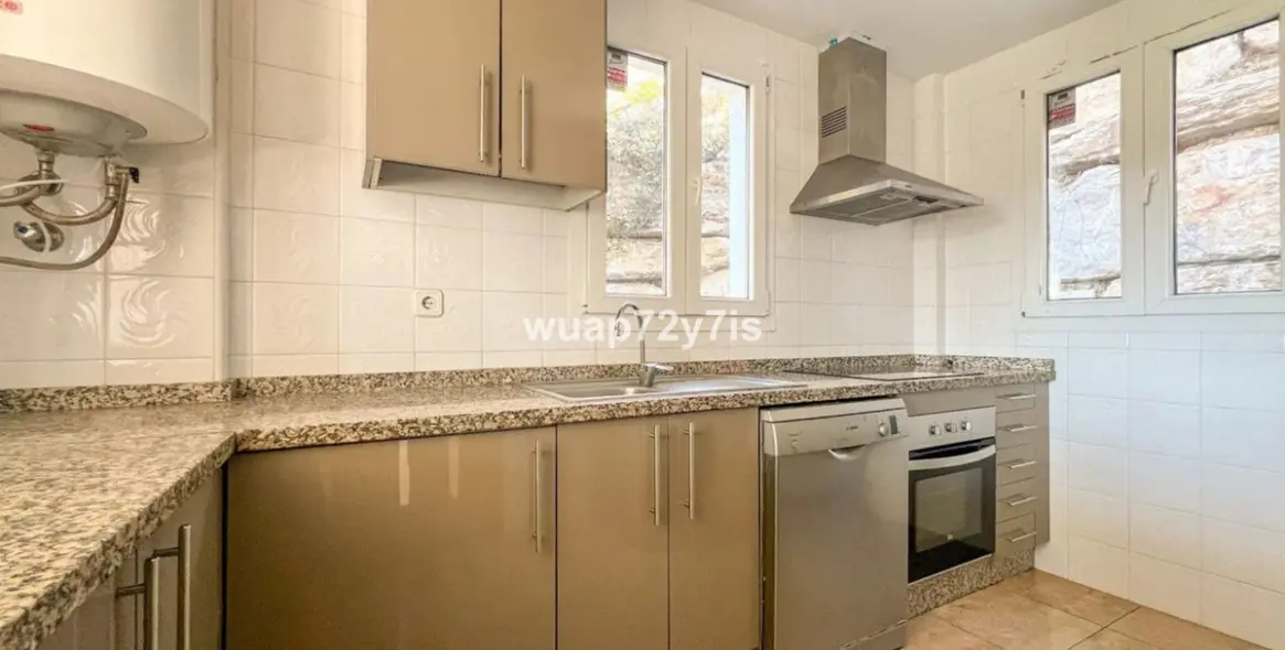 Продажа  отдельно стоящей виллы в Manilva 7