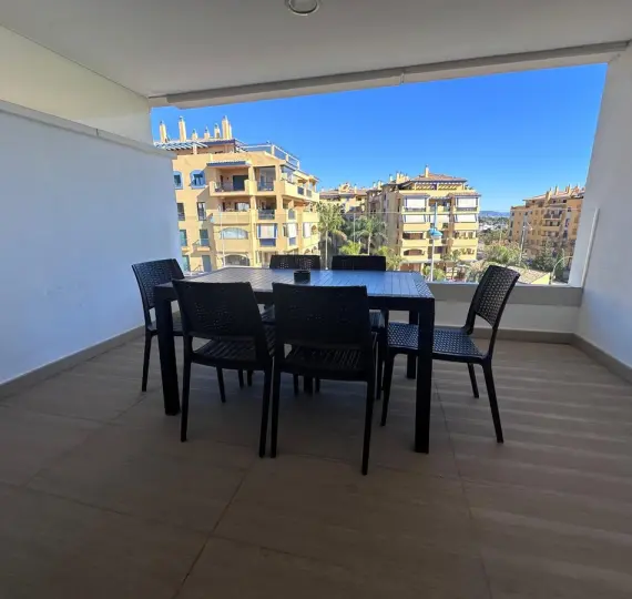 Sale of middle floor apartment in Marbella