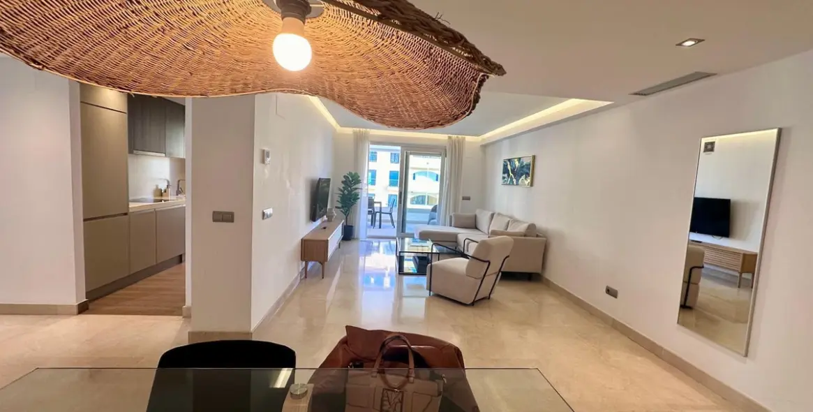Sale of middle floor apartment in Marbella 11