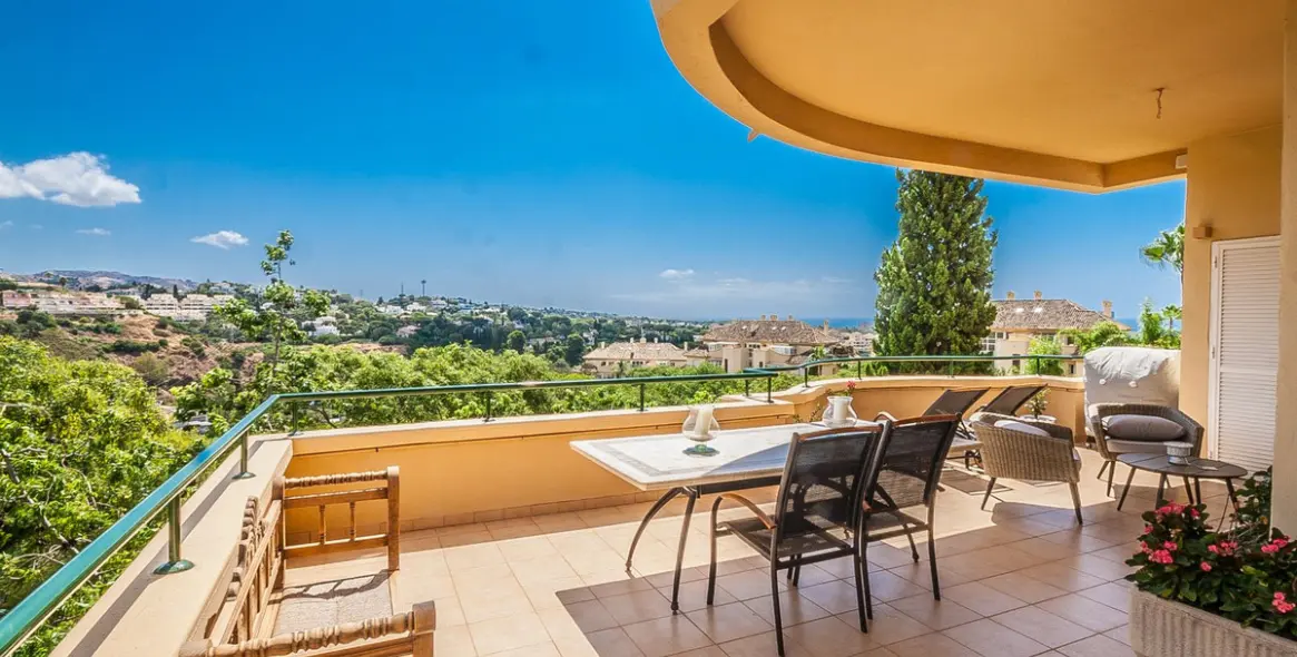 Venta de apartamento en planta baja en Elviria 1