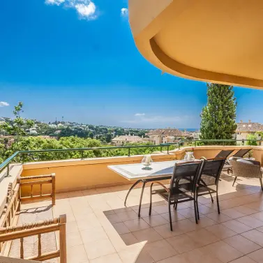 Продажа апартаментов на первом этаже в Elviria