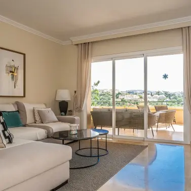 Продажа апартаментов на первом этаже в Elviria