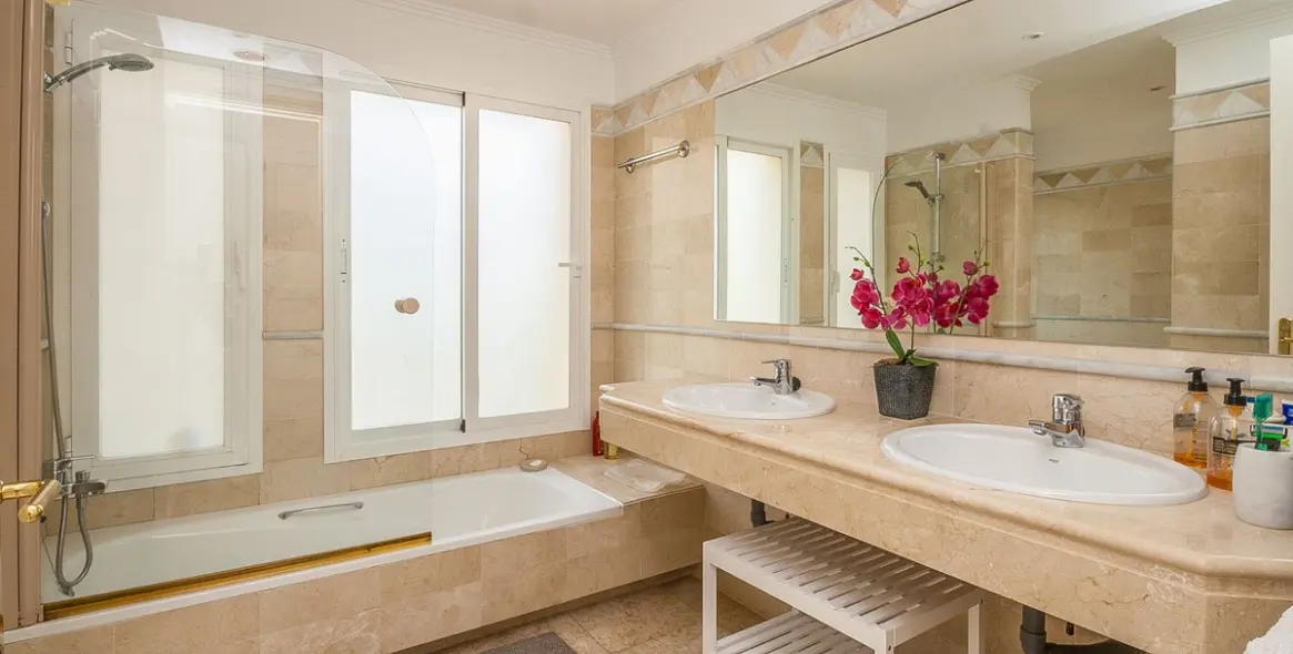 Venta de apartamento en planta baja en Elviria 6