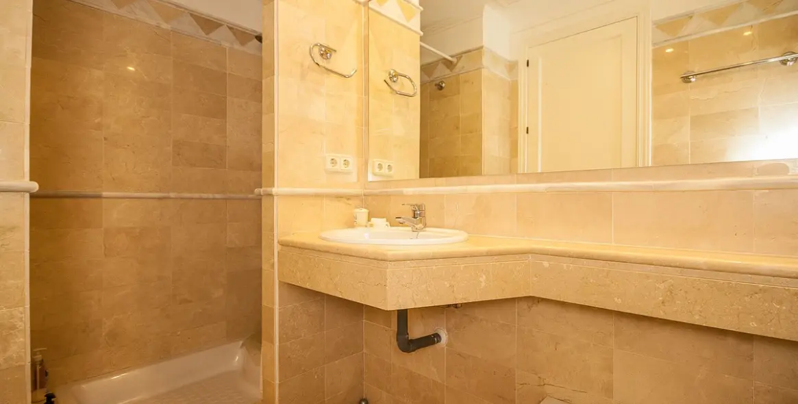 Venta de apartamento en planta baja en Elviria 11