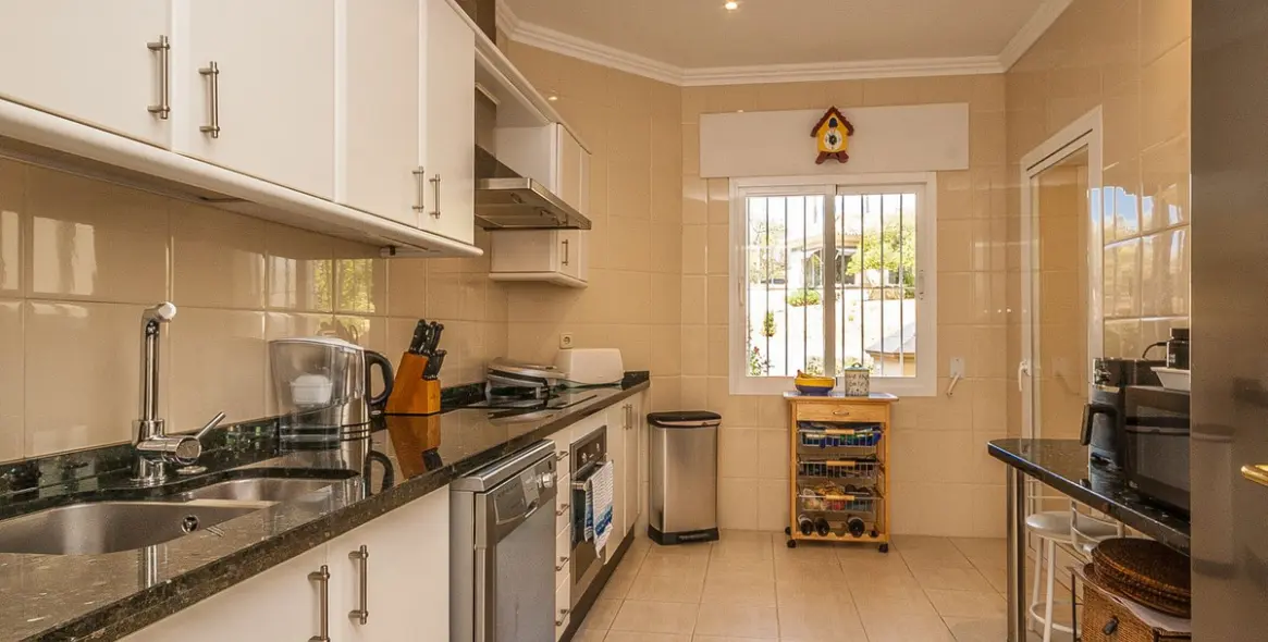 Venta de apartamento en planta baja en Elviria 12