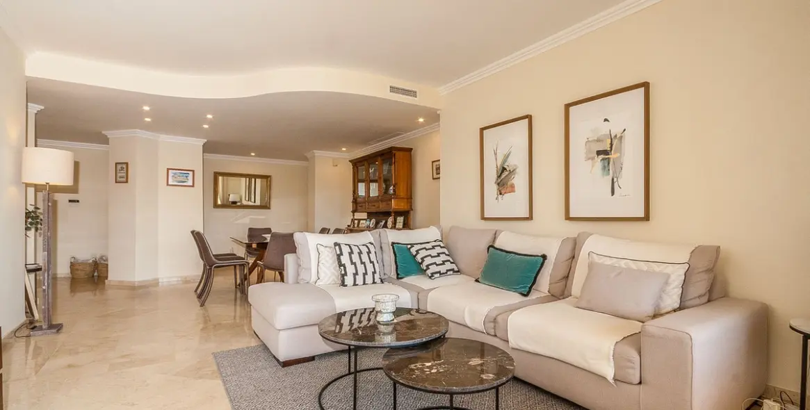 Venta de apartamento en planta baja en Elviria 18