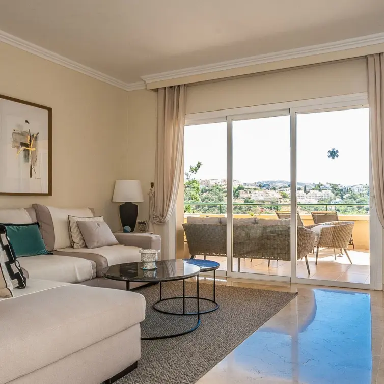Продажа апартаментов на первом этаже в Elviria
