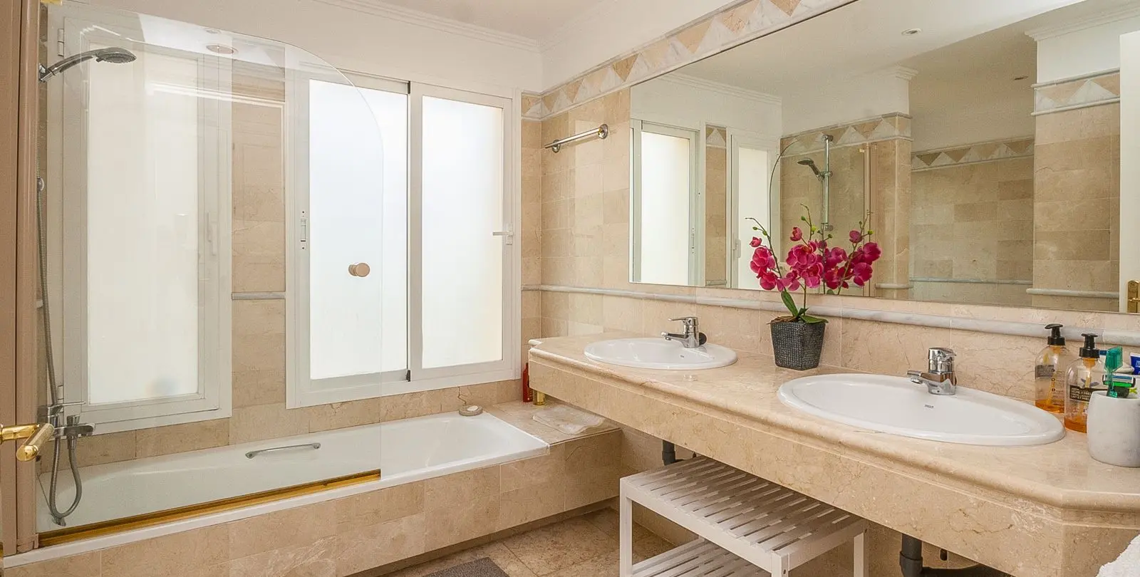 Продажа апартаментов на первом этаже в Elviria 6