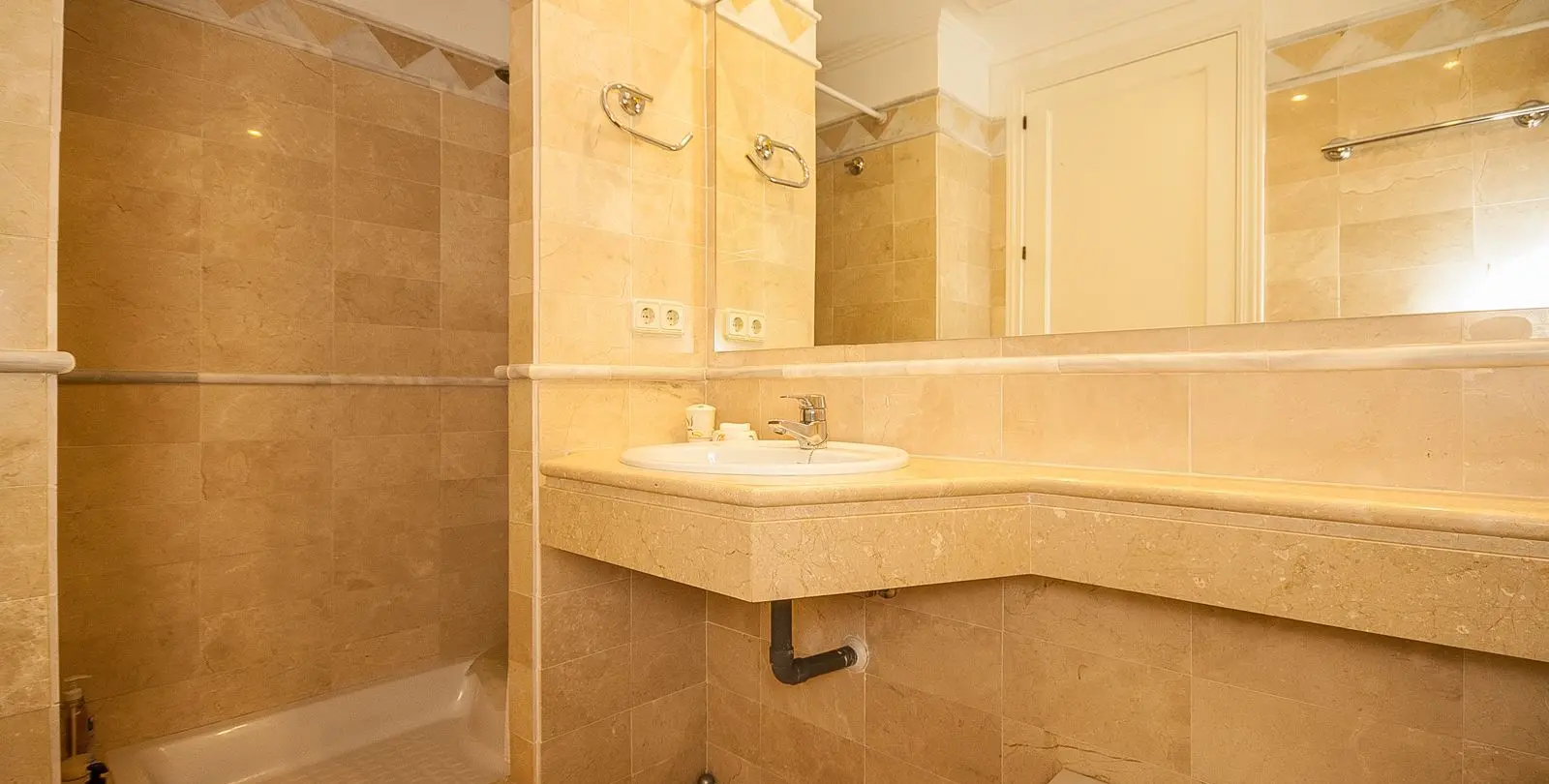 Продажа апартаментов на первом этаже в Elviria 11