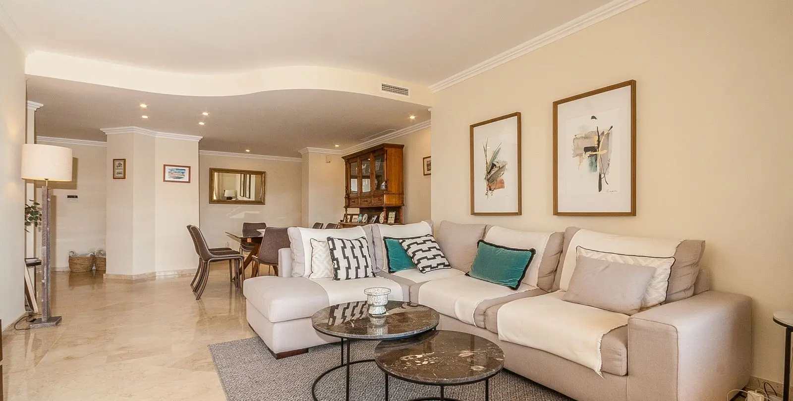 Продажа апартаментов на первом этаже в Elviria 18