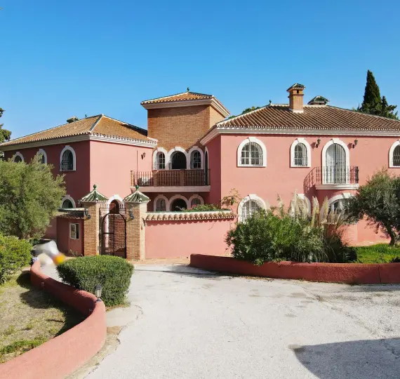 Sale of detached villa in Alhaurín el Grande