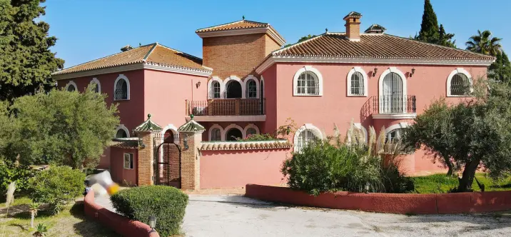Sale of detached villa in Alhaurín el Grande 0