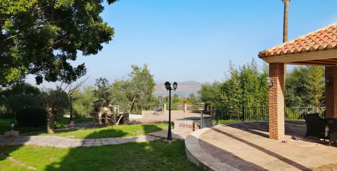 Sale of detached villa in Alhaurín el Grande 2